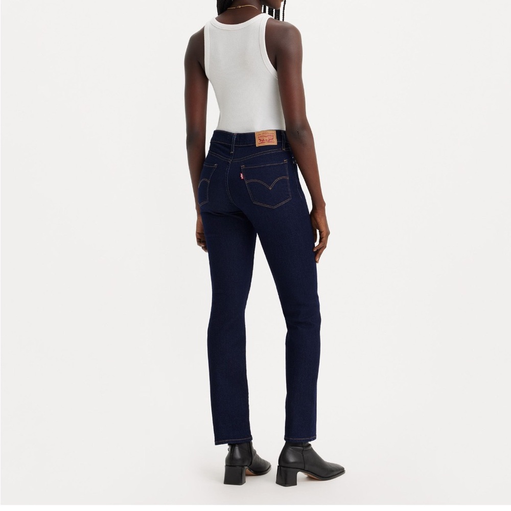 Levi’s 314 Shaping Straight Jeans